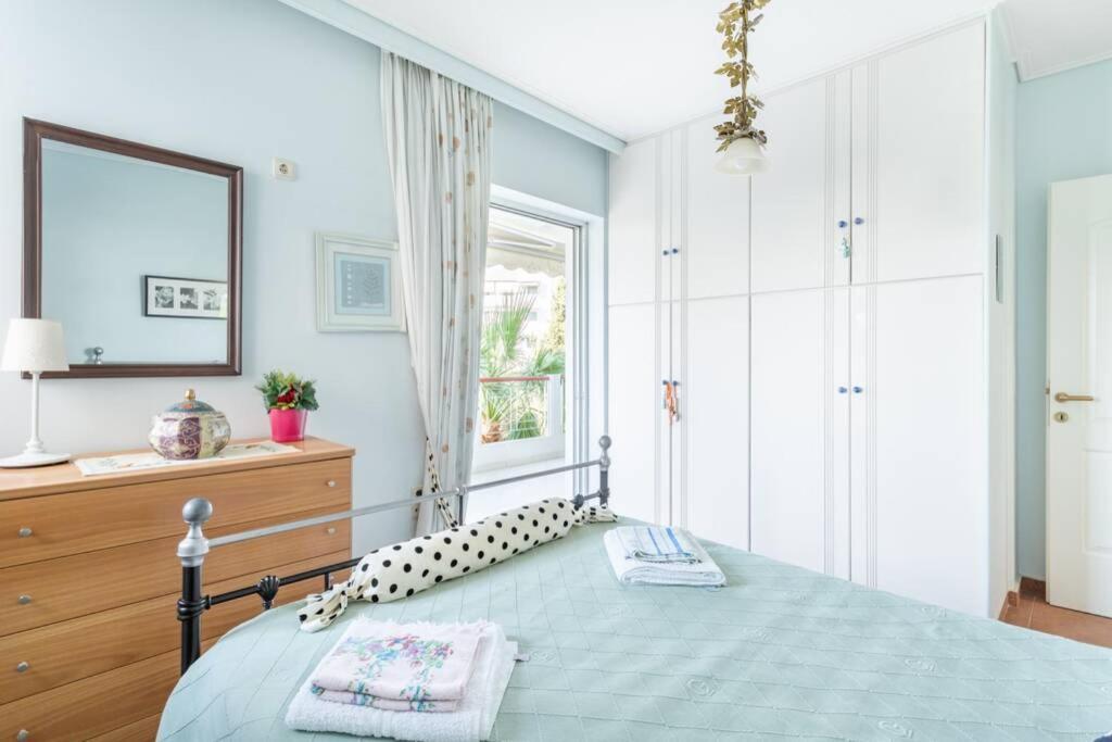 Two Bedroom Near Alimos Marina ! Apartment *