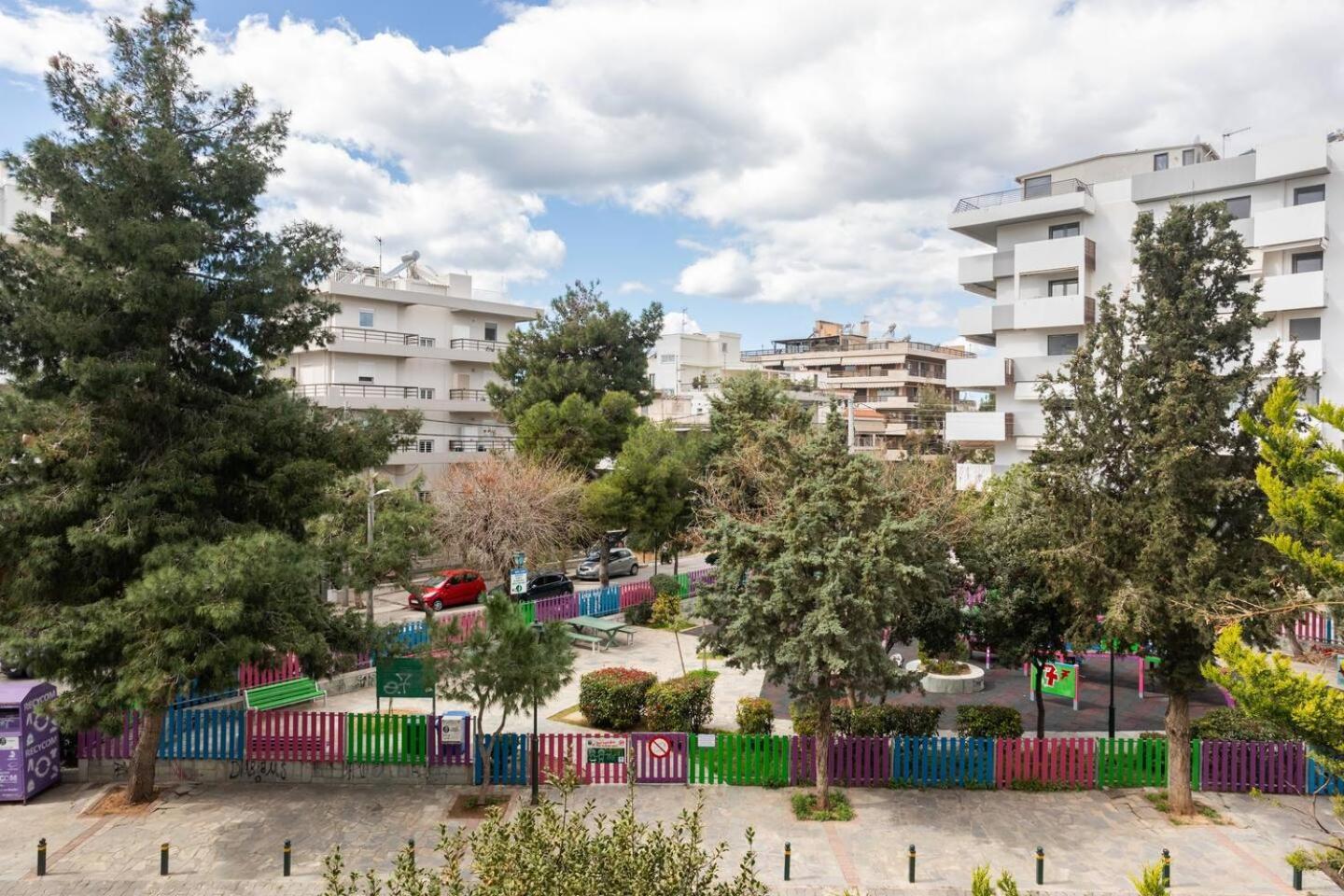 Apartment Two Bedroom Near Alimos Marina ! Athens